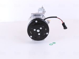 Compresor climatizare FORD ECOSPORT 1.0 EcoBoost benzina 125 cai NISSENS 890758
