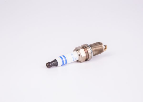 Bujie HONDA CIVIC VI limuzina (EJ, EK, SO) 1.5 i (EK3) benzina 114 cai BOSCH 0 242 236 571