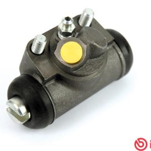 Cilindru receptor frana LAND ROVER DEFENDER Station Wagon (L316) 2.5 Td5 4x4 (L316) diesel 122 cai BREMBO A 12 583