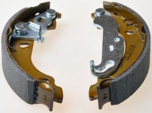 Set saboti frana MAZDA 121 III (JASM, JBSM) 1.25 benzina 75 cai DENCKERMANN B120189