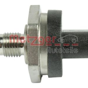Senzor presiune combustibil MERCEDES-BENZ A-CLASS (W176) A 180 (176.042) benzina 122 cai METZGER 0906227