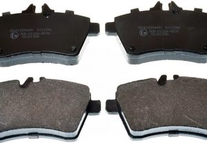 Placute frana MERCEDES-BENZ A-CLASS (W169) A 160 (169.031, 169.331) benzina 95 cai DENCKERMANN B111046