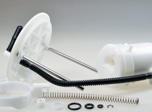 Filtru combustibil MITSUBISHI LANCER VIII (CY_A, CZ_A) 1.5 Bifuel Benzina/Autogaz (GPL) 109 cai DENCKERMANN A110919