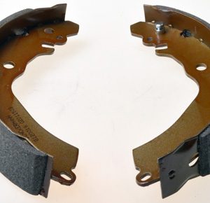 Set saboti frana MITSUBISHI CARISMA limuzina (DA_) 1.9 TD (DA4A) diesel 90 cai DENCKERMANN B120019