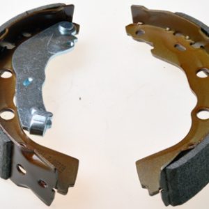 Set saboti frana MITSUBISHI CARISMA limuzina (DA_) 1.9 TD (DA4A) diesel 90 cai DENCKERMANN B120072