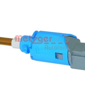 Comutator actionare ambreiaj (Tempomat) OPEL MOVANO B platou / sasiu (X62) 2.3 CDTI FWD (EV, HV, UV) diesel 146 cai METZGER 0911071