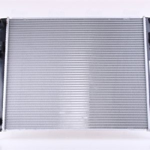 Radiator racire motor OPEL VIVARO A bus (X83) 1.9 DI (F7, J7, A07) diesel 80 cai NISSENS 63025A