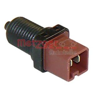 Comutator actionare ambreiaj (Tempomat) PEUGEOT 206 CC (2D) 1.6 16V (2DNFUF, 2DNFUR) benzina 109 cai METZGER 0911019