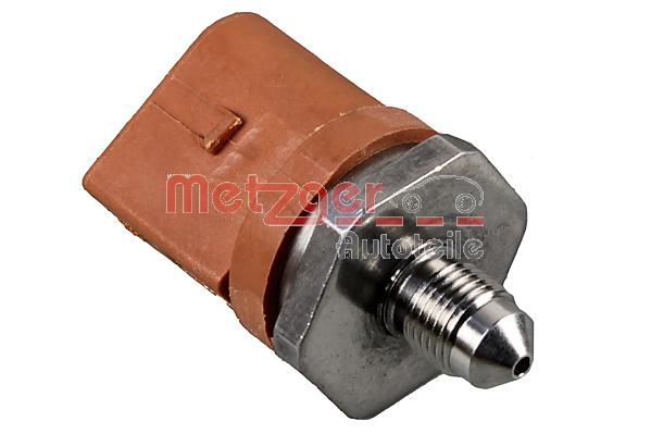 Senzor presiune combustibil SKODA RAPID (NH3, NK3, NK6) 1.2 TSI benzina 105 cai METZGER 0906136