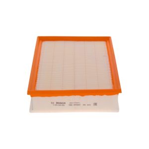 Filtru aer SKODA RAPID Spaceback (NH1) 1.6 TDI diesel 115 cai BOSCH F 026 400 556