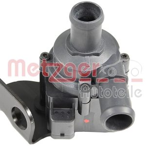 Pompa de apa suplimentara (circuitul apei de racire) VW GOLF VII (5G1, BQ1, BE1, BE2) 2.0 GTI benzina 220 cai METZGER 2221130