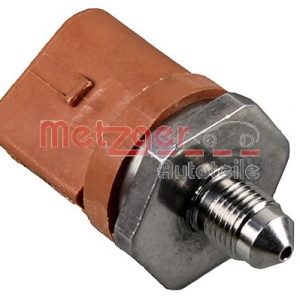 Senzor presiune combustibil VW AMAROK (2HA, 2HB, S1B, S6B, S7A, S7B) 2.0 TSI benzina 160 cai METZGER 0906136
